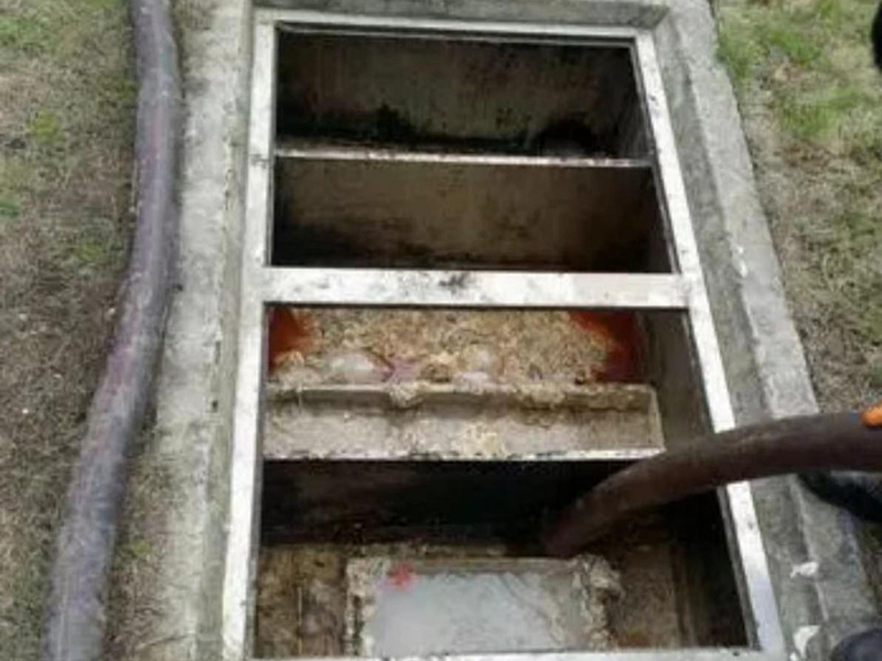 沙湖原种场隔油池清理