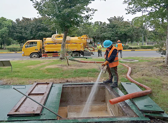 沙湖原种场化油池清理